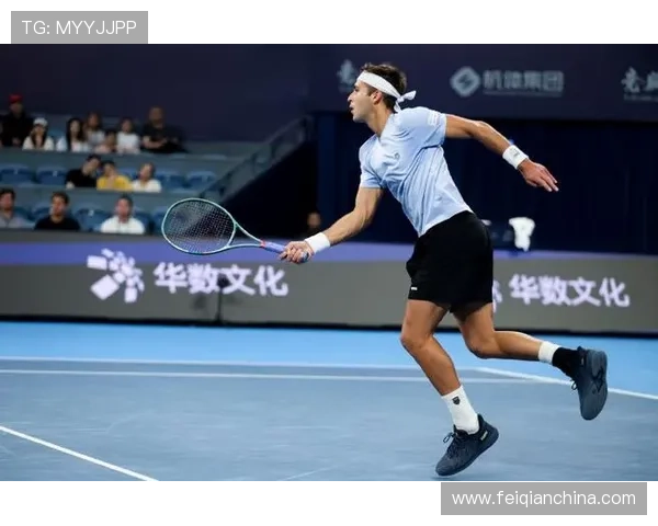 网球名将赛季表现回顾 新兴力量崛起引发激烈竞争